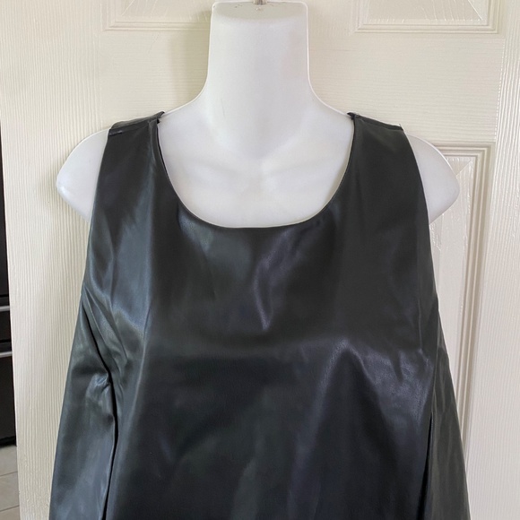 Tahari Sport Women's Active Faux Leather Racerback Cropped Tank - Picture 7 of 7